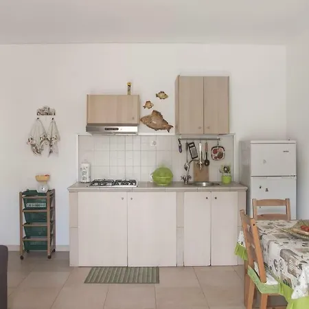 Maison Chloe Tarent
